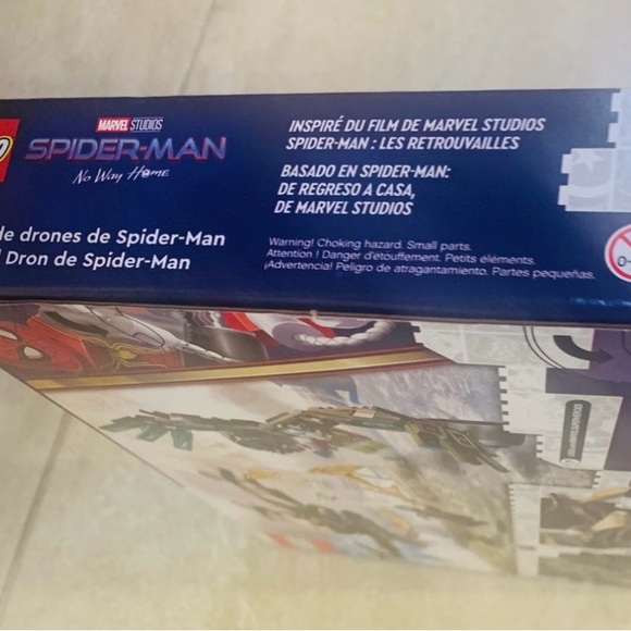 LEGO® Marvel Spider-Man’s Drone Duel (76195) - Picture 11 of 12